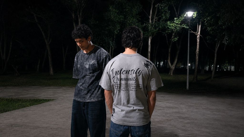 Playeras washed con tipografía Intensity